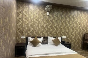 هتل Amar Guest House