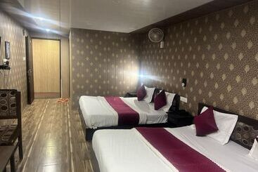 هتل Amar Guest House