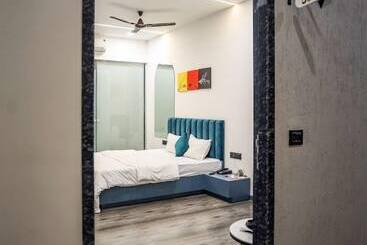 Отель The Parker Inn By Kbnt Group
