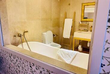 هتل The Red Farm Relais & Spa