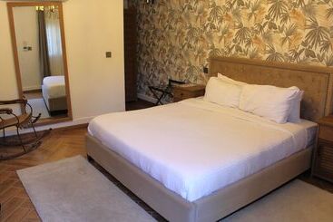 هتل The Red Farm Relais & Spa