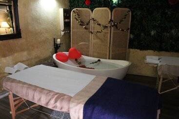 هتل The Red Farm Relais & Spa