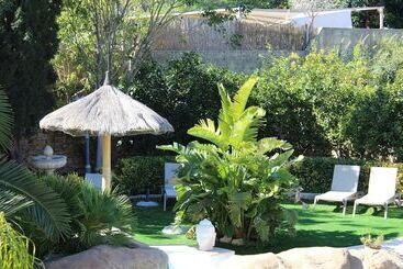 هتل The Red Farm Relais & Spa