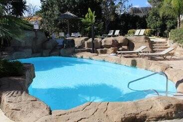 هتل The Red Farm Relais & Spa
