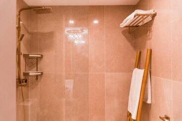 هتل The Red Farm Relais & Spa