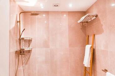هتل The Red Farm Relais & Spa