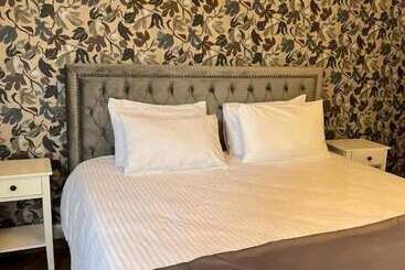 هتل The Red Farm Relais & Spa