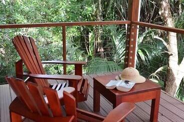 پانسیون Cashew Nut Grove Chalets