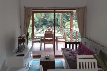پانسیون Cashew Nut Grove Chalets