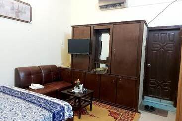 پانسیون Embassy Inn Guest House Hyderabad