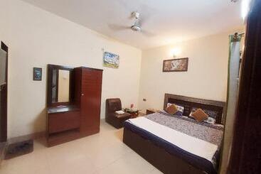 پانسیون Embassy Inn Guest House Hyderabad