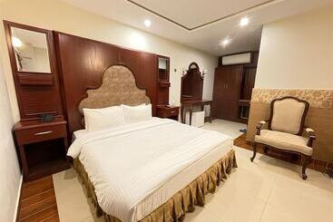 Al Noor Hotel Multan