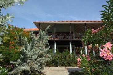 Blue Bay Beach Villas