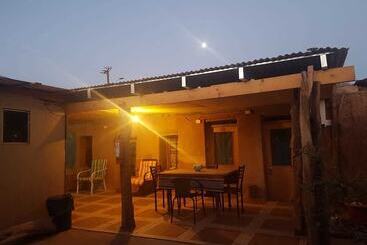 Hostal La Casa Blanca