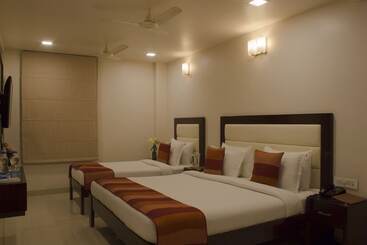 هتل Ajmer Inn