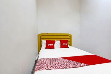 هتل Al Fatih Guest House Syariah By Oyo Rooms
