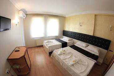Cenova Otel