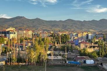هتل Atlihan Plus