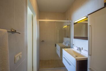 هتل Blue Bay Beach Apartments