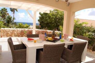 هتل Ocean Resort Apartment Pelican