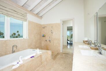 La Bougainvillea Hotel And Villas