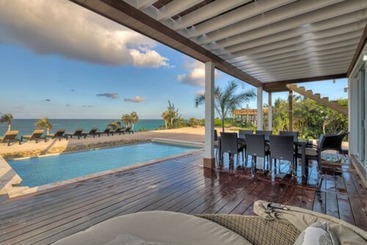 La Bougainvillea Hotel And Villas
