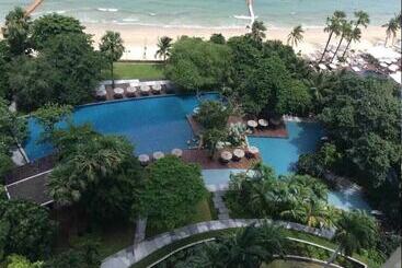 هتل Northpoint Pattaya With Sea View