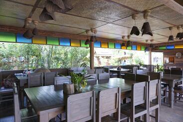 هتل Phuruarounmai Resort