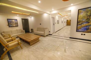 هتل Roomph Premium Al Noor Airport Road