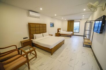 هتل Roomph Premium Al Noor Airport Road