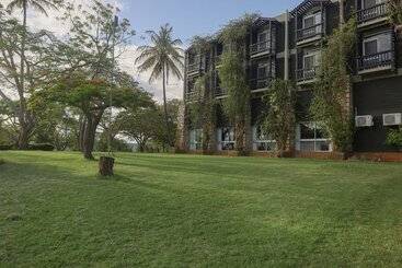 هتل Taita Hills Safari Resort & Spa