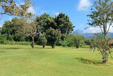 هتل Taita Hills Safari Resort & Spa