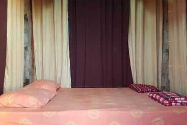 هتل Ten Cents To Heaven Leisure Camp