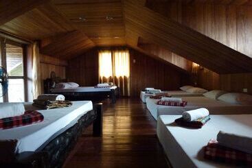 هتل Ten Cents To Heaven Leisure Camp