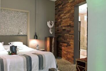 The Giri Residence Hotel & Spa - San Juan Bautista