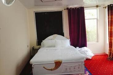 پانسیون Golden Ibex Guesthouse Skarduu