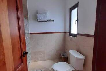 استراحتگاه Pristine Bay Villas