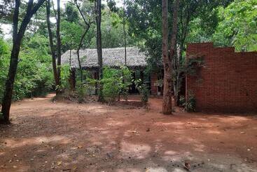 هتل Hornbill Forest Habarana
