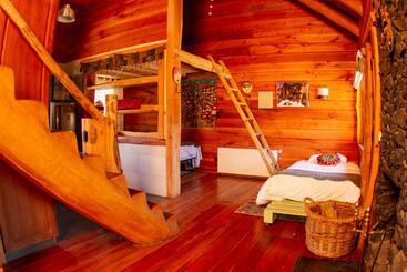 هتل Rocanegra Mountain Lodge