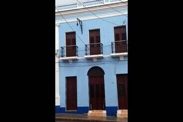 پانسیون Hostal Amelia Cienfuegos