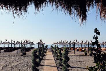 Velipoja Grand Europa Resort, Affiliated By Melia