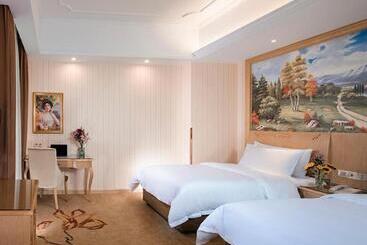 Vienna Hotel Zhejiang Ningbo Railway Station