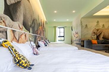 تختخواب و صبحانه Wunan Zoo Family Homestay