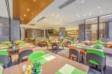هتل Hampton By Hilton Dongguan Central Plaza