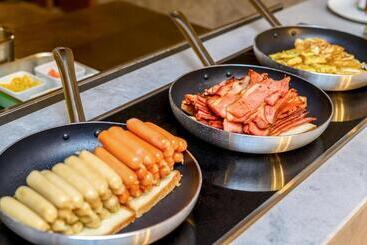 هتل Hampton By Hilton Dongguan Central Plaza