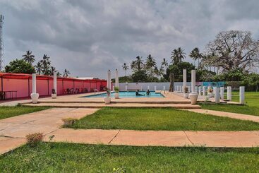 هتل Hillside Swimming Pool And Gardens