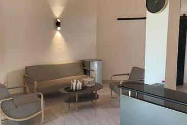 هتل Hôtel La Grillade
