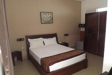 هتل Hôtel La Grillade