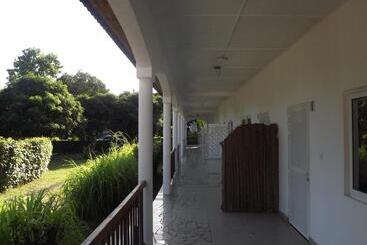 هتل Hôtel La Grillade