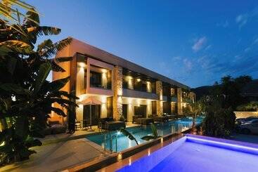 هتل Lango Luxury Living